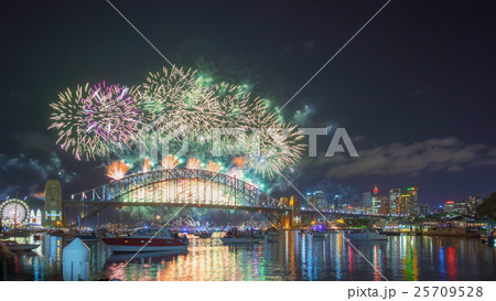 Sydney New Year Eve Fireworks Show Sydney New Year Eve Fireworks Show 25709528