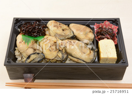 おいしい牡蛎弁当 おいしい牡蛎弁当 25716951