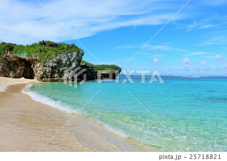 宮古島　青い海の砂山ビーチ 25718821