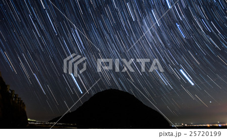 降り注ぐ星空 25720199
