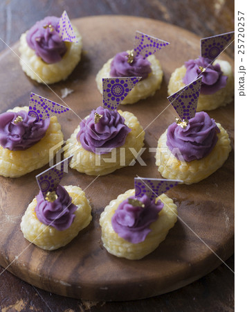 紫芋のスイートポテトパイ 紫芋のスイートポテトパイ 25720257