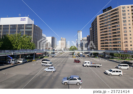 名古屋市都市風景 日銀前交差点 桜通り 国道22号線 歩道橋 名古屋市都市風景 日銀前交差点 桜通り 国道22号線 歩道橋 25721414