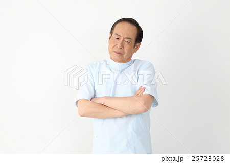 中年男性（整体師　歯医者　マッサージ師） 25723028