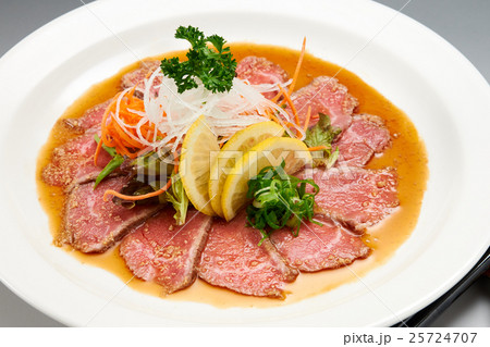 和牛たたきサラダ 25724707