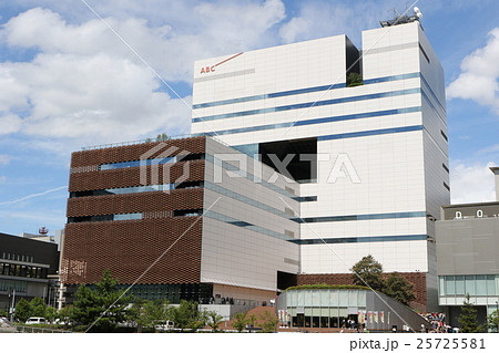 大阪市福島区にあるABCテレビ（朝日放送テレビ）の本社社屋 25725581