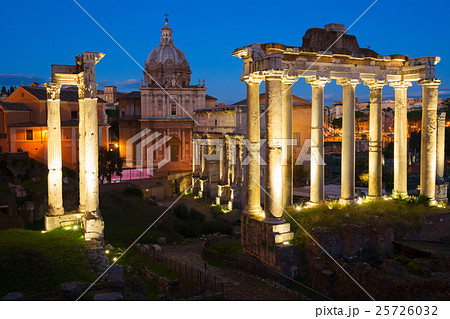 Forum - Roman ruins in Rome, Italy Forum - Roman ruins in Rome, Italy 25726032