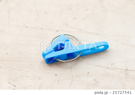 折れた洗濯バサミ 25727541