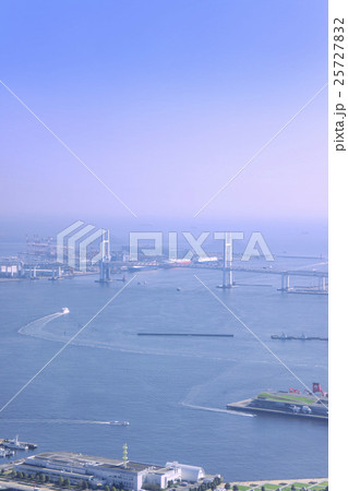 横浜港の風景　横浜ベイブリッジ 25727832