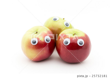 目玉シール・リンゴ(品種:マッキントッシュ): Wiggly-eyed apple 目玉シール・リンゴ(品種:マッキントッシュ): Wiggly-eyed apple 25732181