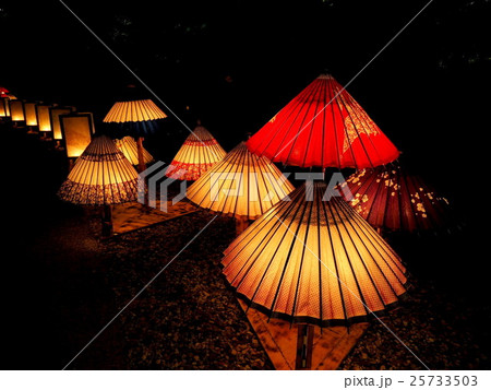 傘の灯り 25733503