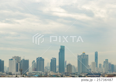 Buildings in downtown Bangkok during the day. 25736487