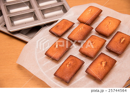 フィナンシェ 25744564