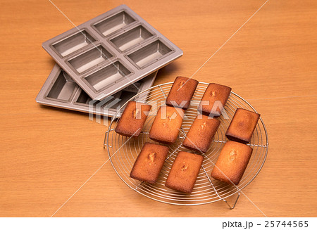 フィナンシェ 25744565