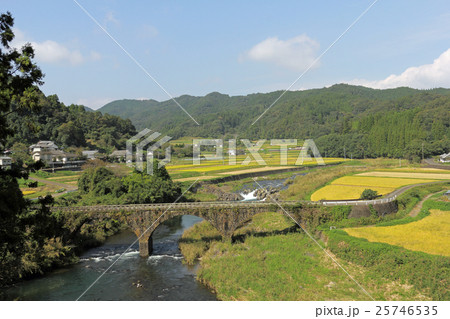 秋の田園風景 秋の田園風景 25746535