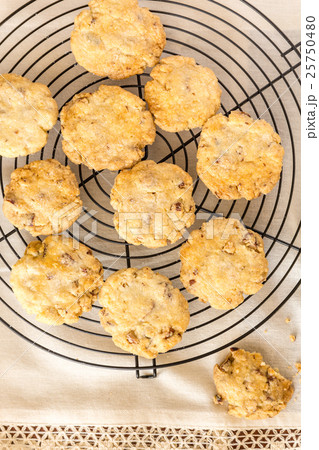 Homemade oats and nuts cookies Homemade oats and nuts cookies 25750480