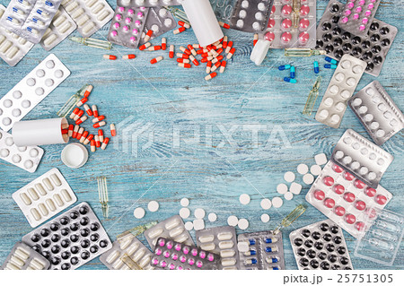 Abstract medicine pills background 25751305