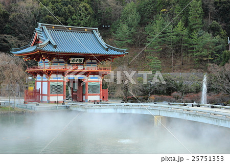西国三十三所 第23番「勝尾寺」 山門 西国三十三所 第23番「勝尾寺」 山門 25751353