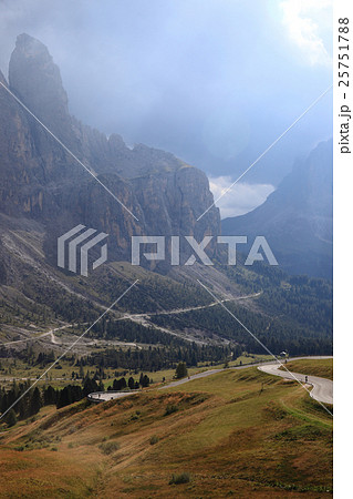 イタリア　ドロミテ 25751788