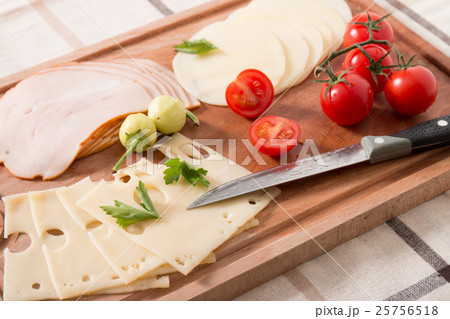 Delicious Meat And Cheese Slices With Tomatoes Delicious Meat And Cheese Slices With Tomatoes 25756518