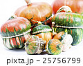 Decorative pumpkins 25756799
