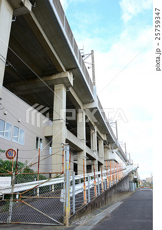 鉄道高架線用、緊急自動車出入り口 25759347