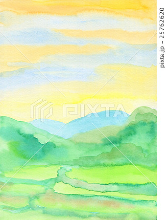 手描き田園風景で水彩風景画で黄色と緑色の水田のイラスト素材