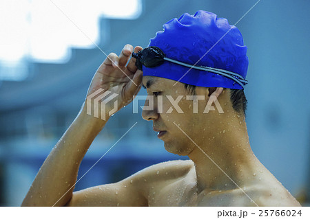 競泳選手　横顔 25766024