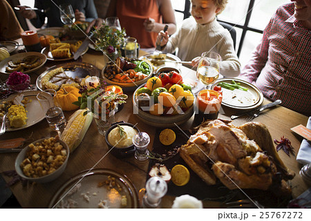 Thanksgiving Celebration Tradition Family Dinner Concept 25767272