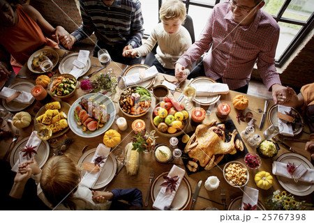 Thanksgiving Celebration Tradition Family Dinner Concept 25767398