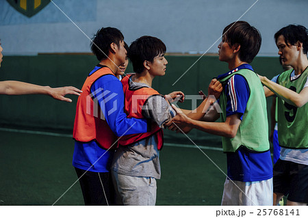 フットサル　乱闘 25768141