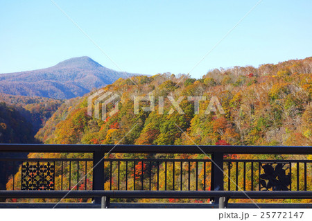 新登別大橋からの紅葉風景 25772147