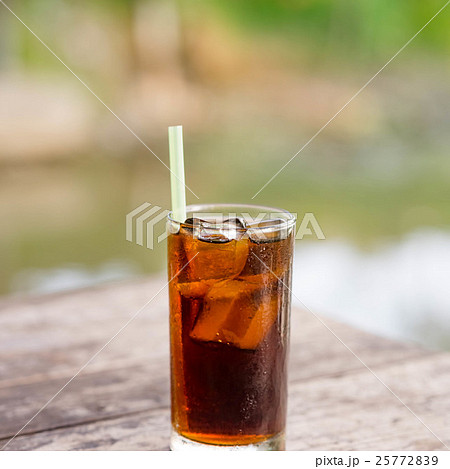cola cola 25772839