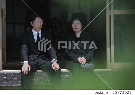 親族　法事イメージ 25773025