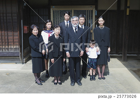 親族　法事イメージ 25773026