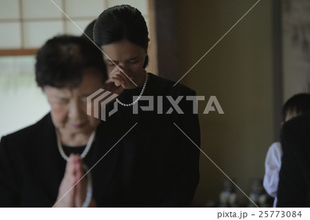 親族 法事イメージ 親族 法事イメージ 25773084