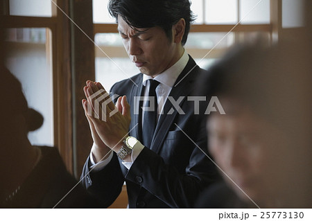 親族　法事イメージ 25773130