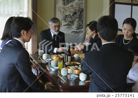 親族 法事イメージ 親族 法事イメージ 25773141