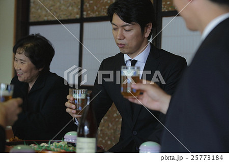 親族 法事イメージ 親族 法事イメージ 25773184