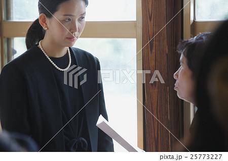 親族 法事イメージ 親族 法事イメージ 25773227