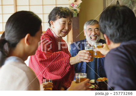 親族 正月イメージ 親族 正月イメージ 25773266