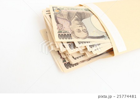 封筒とお金 25774481