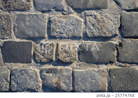 stone block paving 25774768