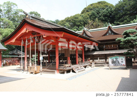 山口県下関市住吉神社の拝殿（重要文化財） 25777841