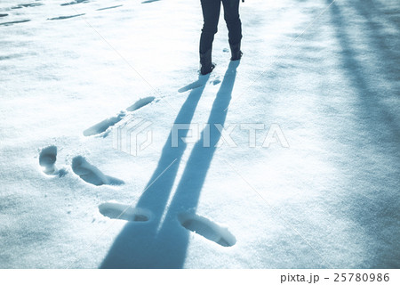 雪上の女 雪上の女 25780986