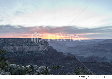 Sunset at the Grand Canyon 25782122