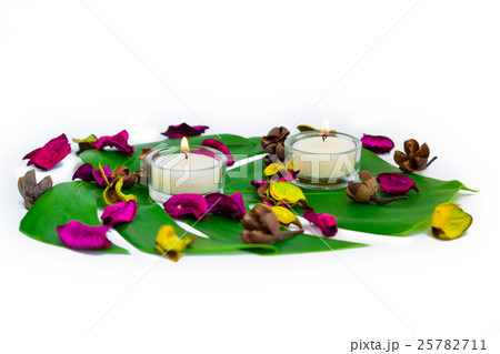 Fresh composition of candles, fragrant potpourri 25782711
