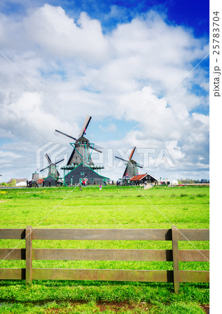 Dutch wind mills 25783704