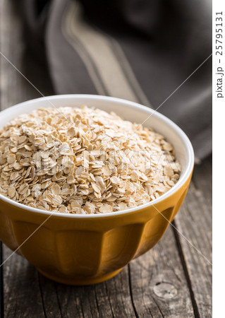 Dry rolled oatmeal. Dry rolled oatmeal. 25795131