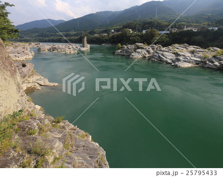 吉野川中流域「美濃田の淵」(徳島県東みよし町) 吉野川中流域「美濃田の淵」(徳島県東みよし町) 25795433