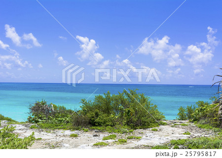 カリブ海のトゥルム遺跡 カリブ海のトゥルム遺跡 25795817